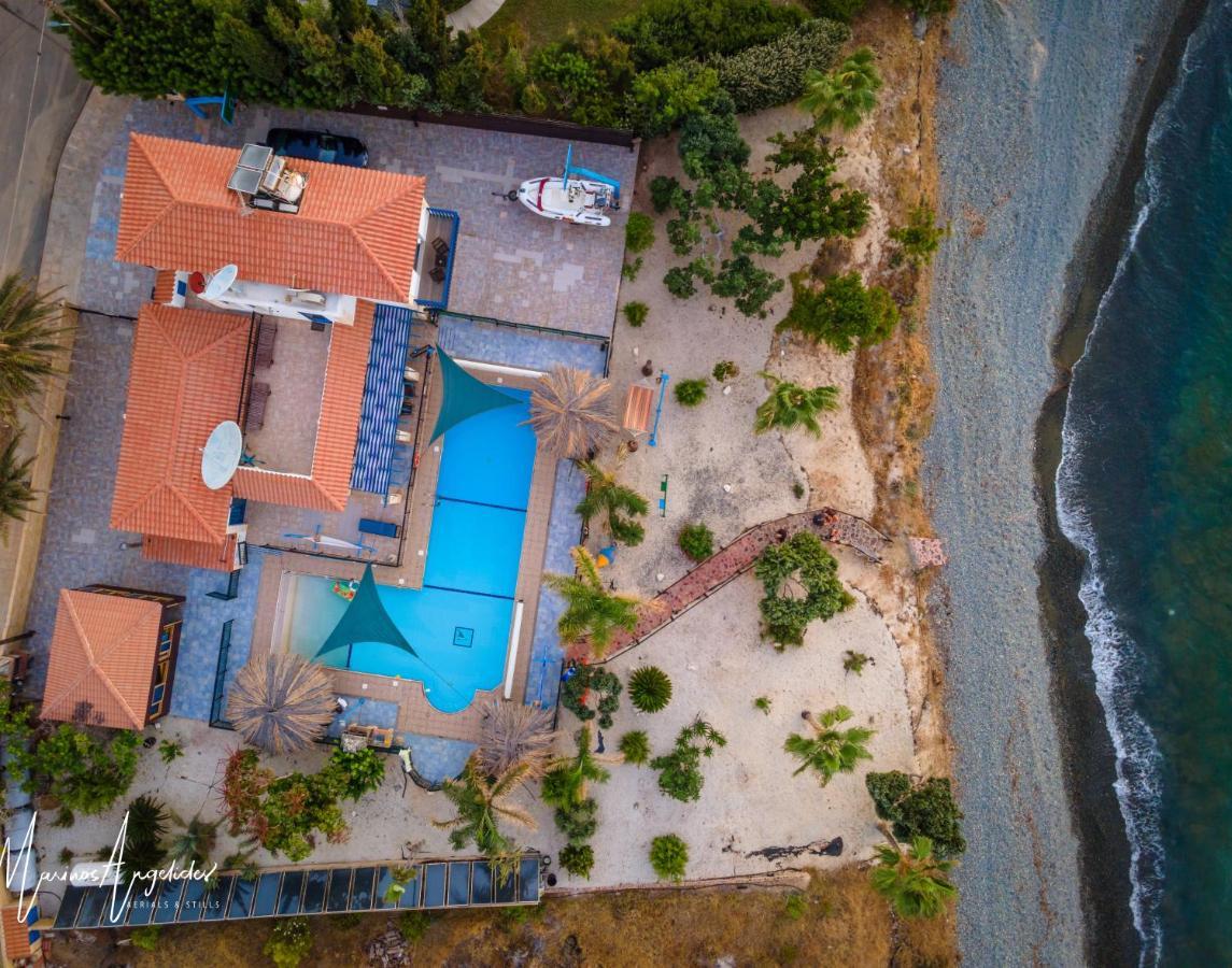 Astrofegia Beachfront Villa Pomos Buitenkant foto