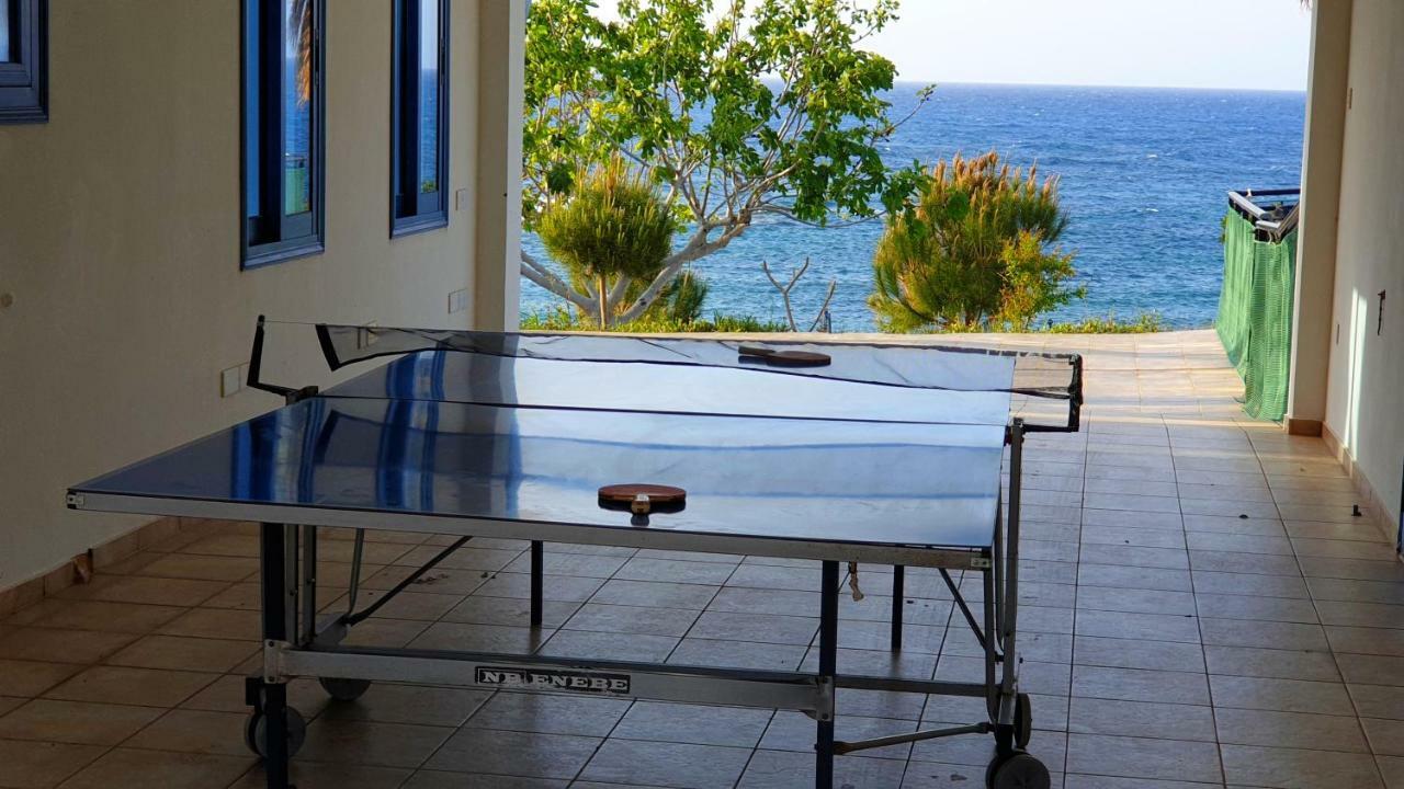 Astrofegia Beachfront Villa Pomos Buitenkant foto