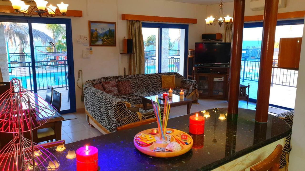 Astrofegia Beachfront Villa Pomos Buitenkant foto