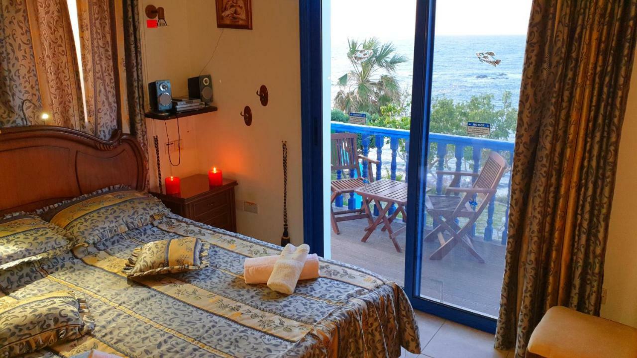 Astrofegia Beachfront Villa Pomos Buitenkant foto